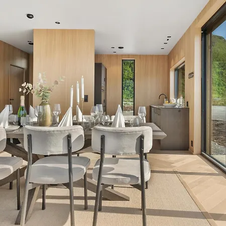 New! High End Lofoten 2 Feriehus *