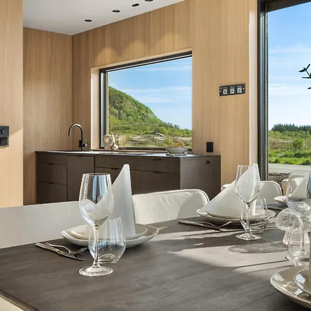 Feriehus New! High End Lofoten 2 *